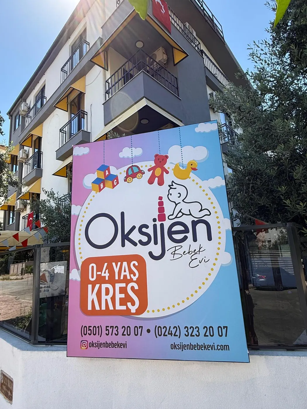 Oksijen Bebek Evi dış cephesi ve kurum girişi